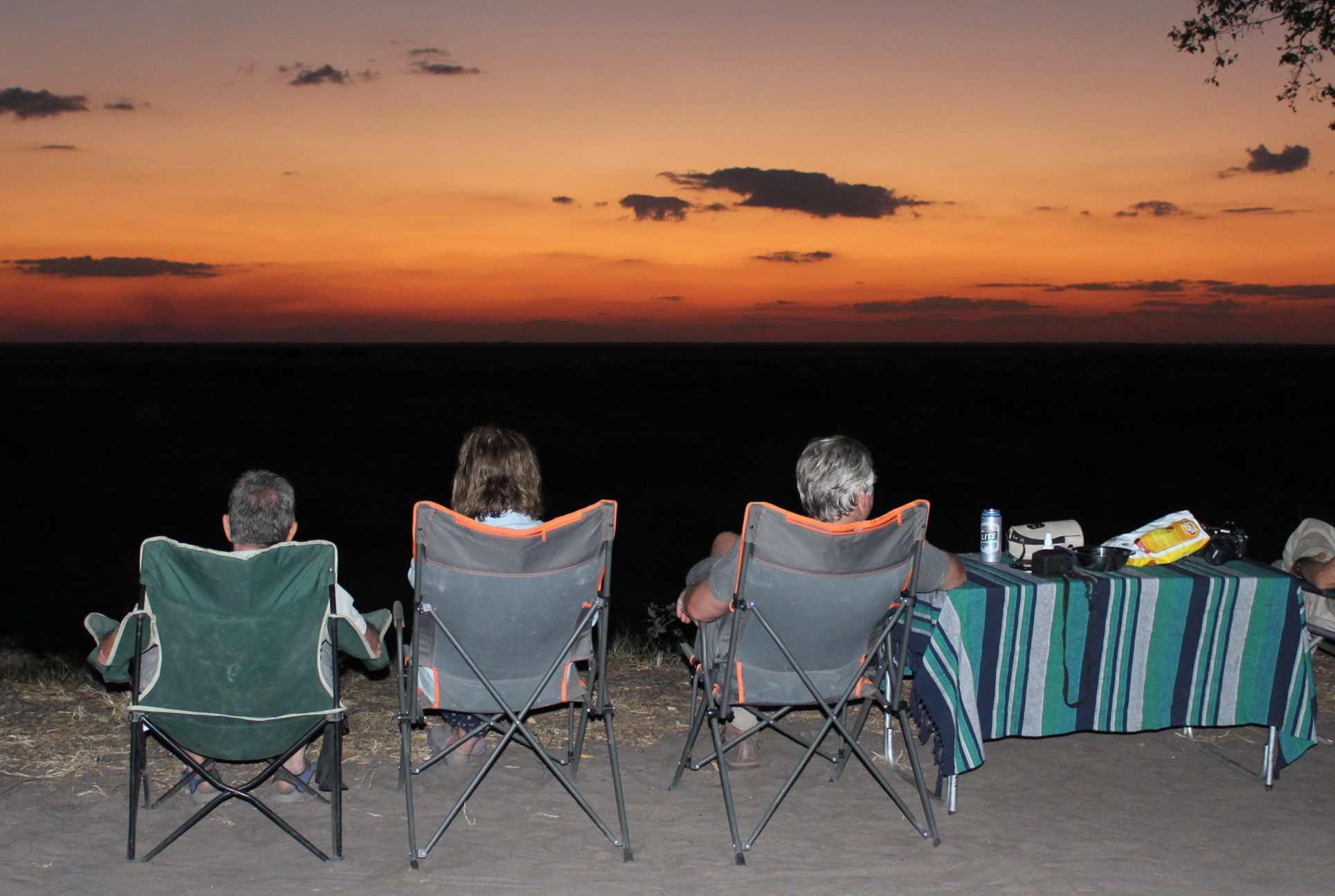En genieten van de mooie zonsondergang!