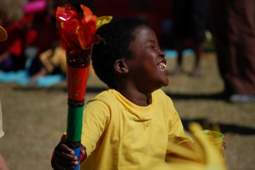 Nieuwsbrief Out in Africa - Op de televisie, apartheid, scholenproject