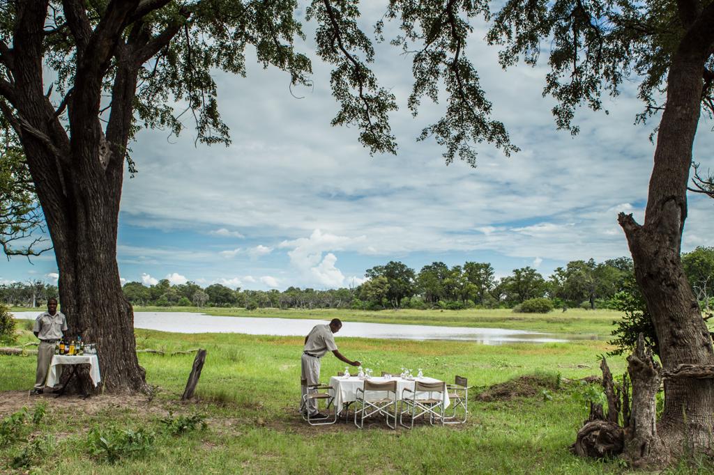 Camp Moremi - Ontbijt midden in de bush