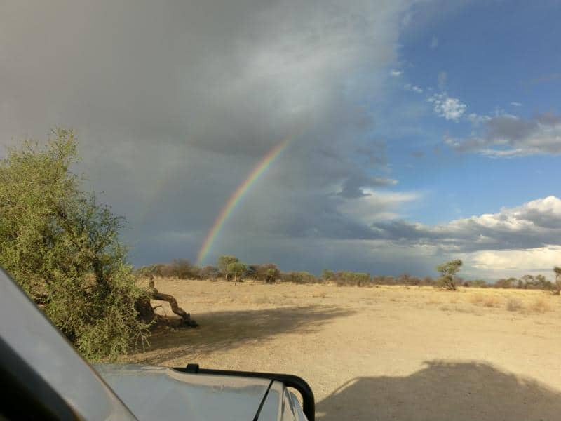 Na een regenbui trekt het vaak vrij snel weer open, met vaak mooie regenbogen tot gevolg. Goed kijken, maar hier zelfs een dubbele!