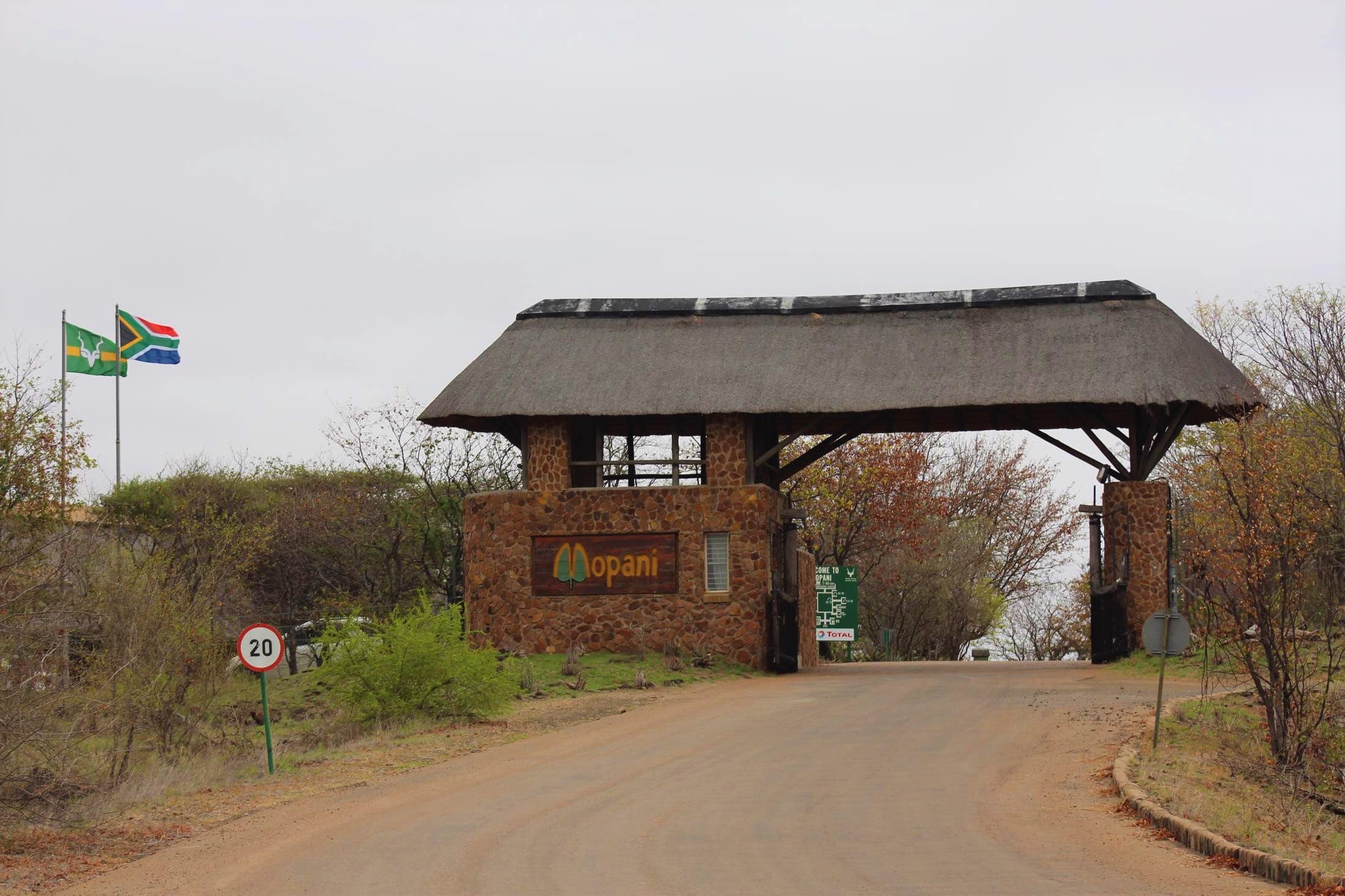 Wat is een wild card van nationale parken in Zuid-Afrika - Kruger National Park - Ingang Mopani Camp