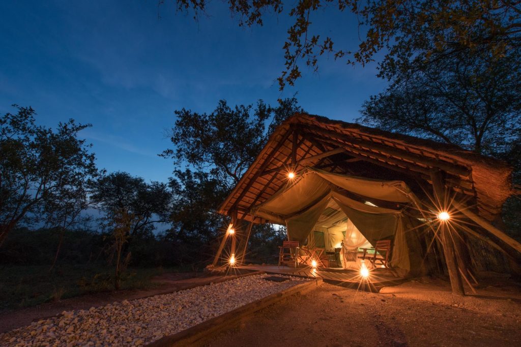 Mooiste huwelijksbestemmingen Afrika - Romantische en-suite safaritent