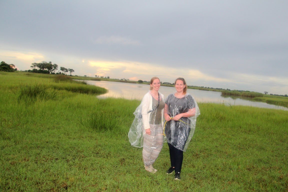 Nieuws uit Afrika: Plastic poncho's lijken op dit moment nog wel te mogen