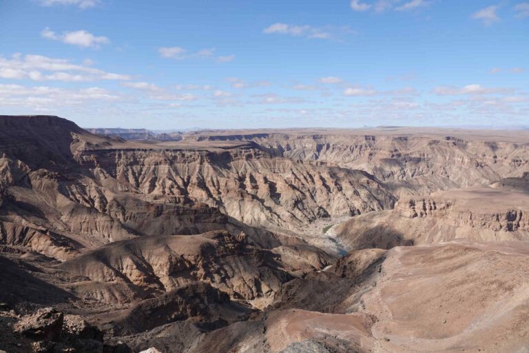 Schaduwen over de Fish River Canyon in Namibië