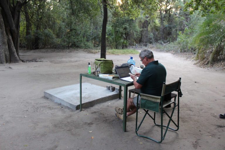 Ross aan het werk in de bush