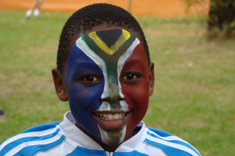 Sanele met Zuid-Afrikaanse vlag